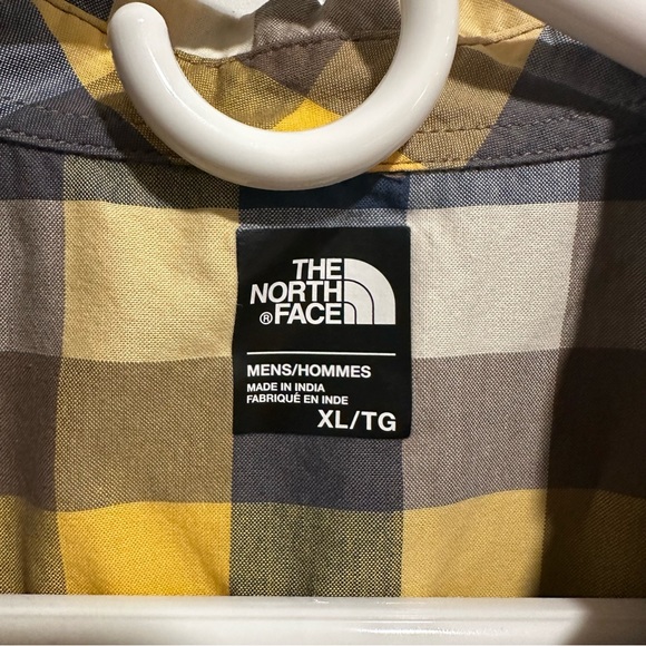 The North Face Men’s Short Sleeve Button Down Plaid Shirt - Picture 3 of 3